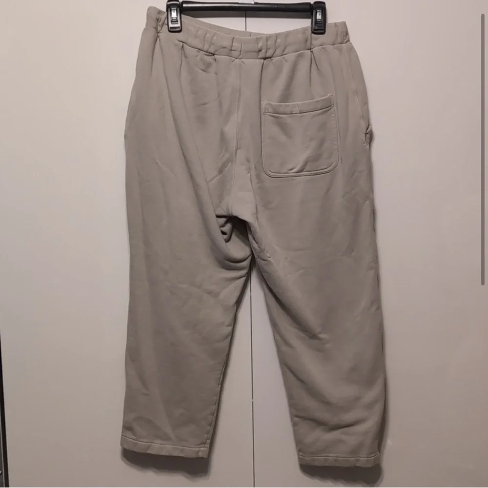 COS Women's Relaxed Fit Khaki Sweatpants
Loungewear Size Large - Picture 2 of 6